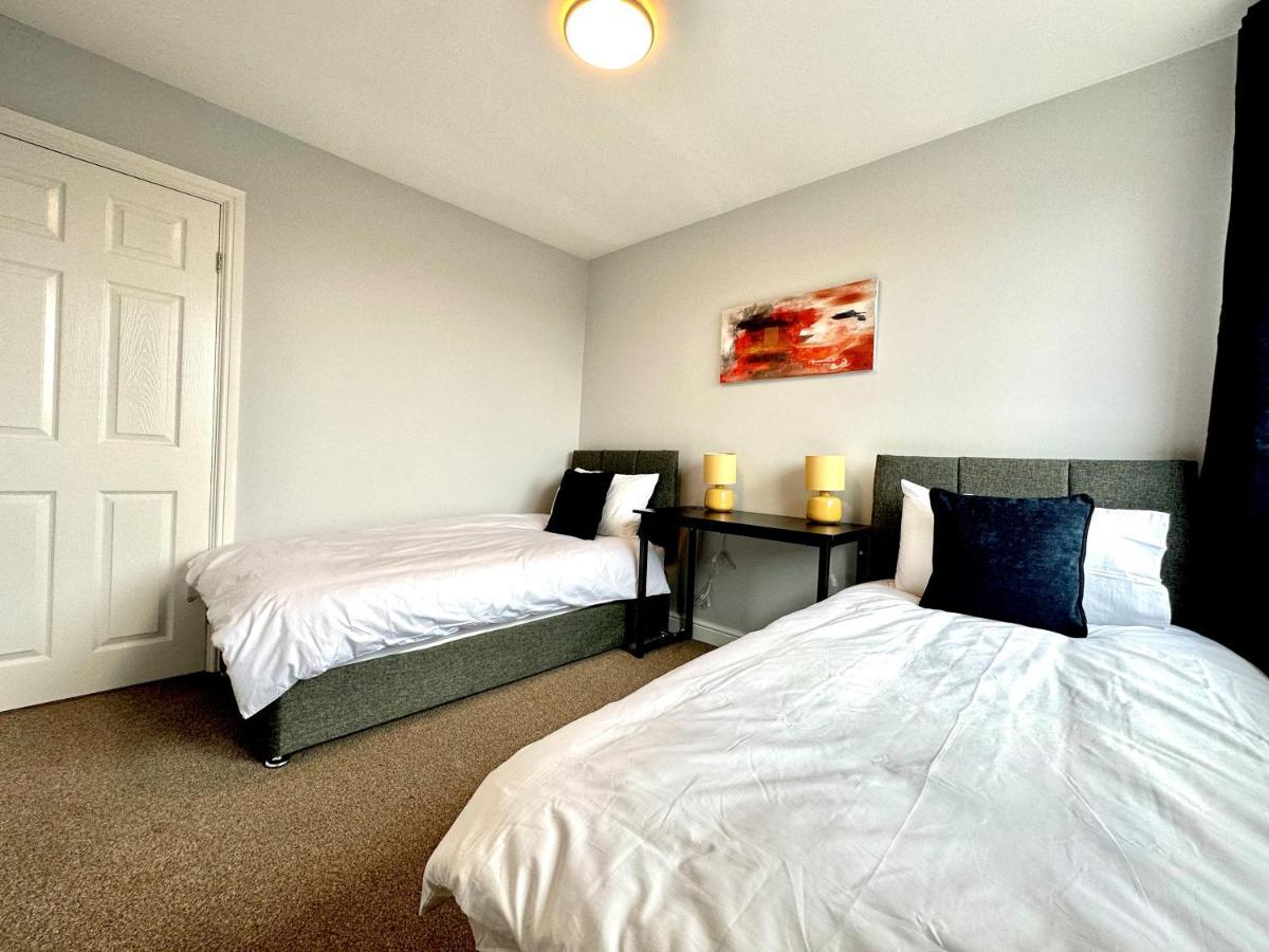 Spacious 3 Double Bedroomed House In Bicester Buitenkant foto